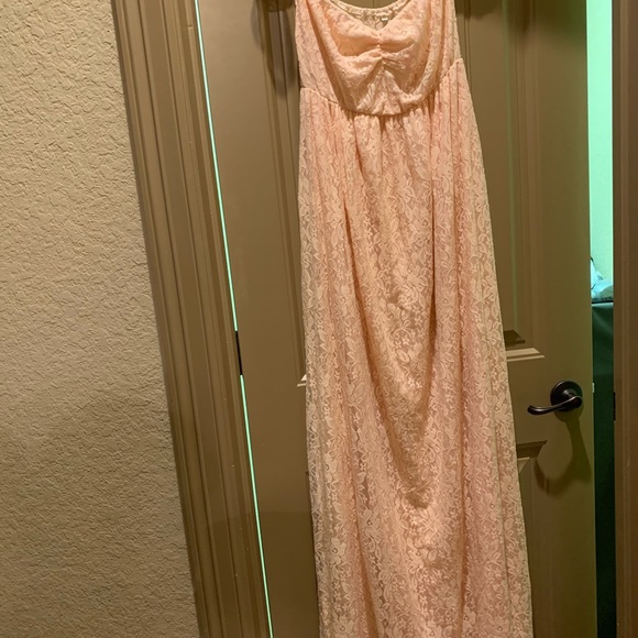 Gorgeous Blush Pink Lace Flow-y Maternity Dress - Picture 7 of 14